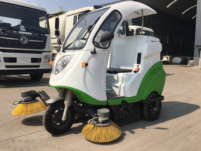 TZ1131DS型純電動(dòng)道路清掃車