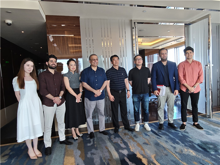 巴基斯坦交通部部長(zhǎng)會(huì)見亞特重工董事長(zhǎng)，亞特環(huán)保裝備助力“一帶一路”綠色發(fā)展。